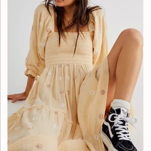 Free people dahlia floral embroidery smocked a line dress xs